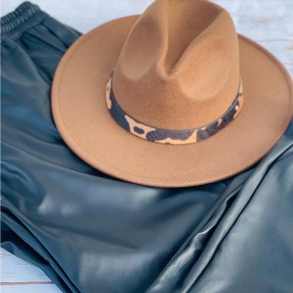 #68 Gina Faux Leather Joggers- Plus Size - Picture 4 of 4